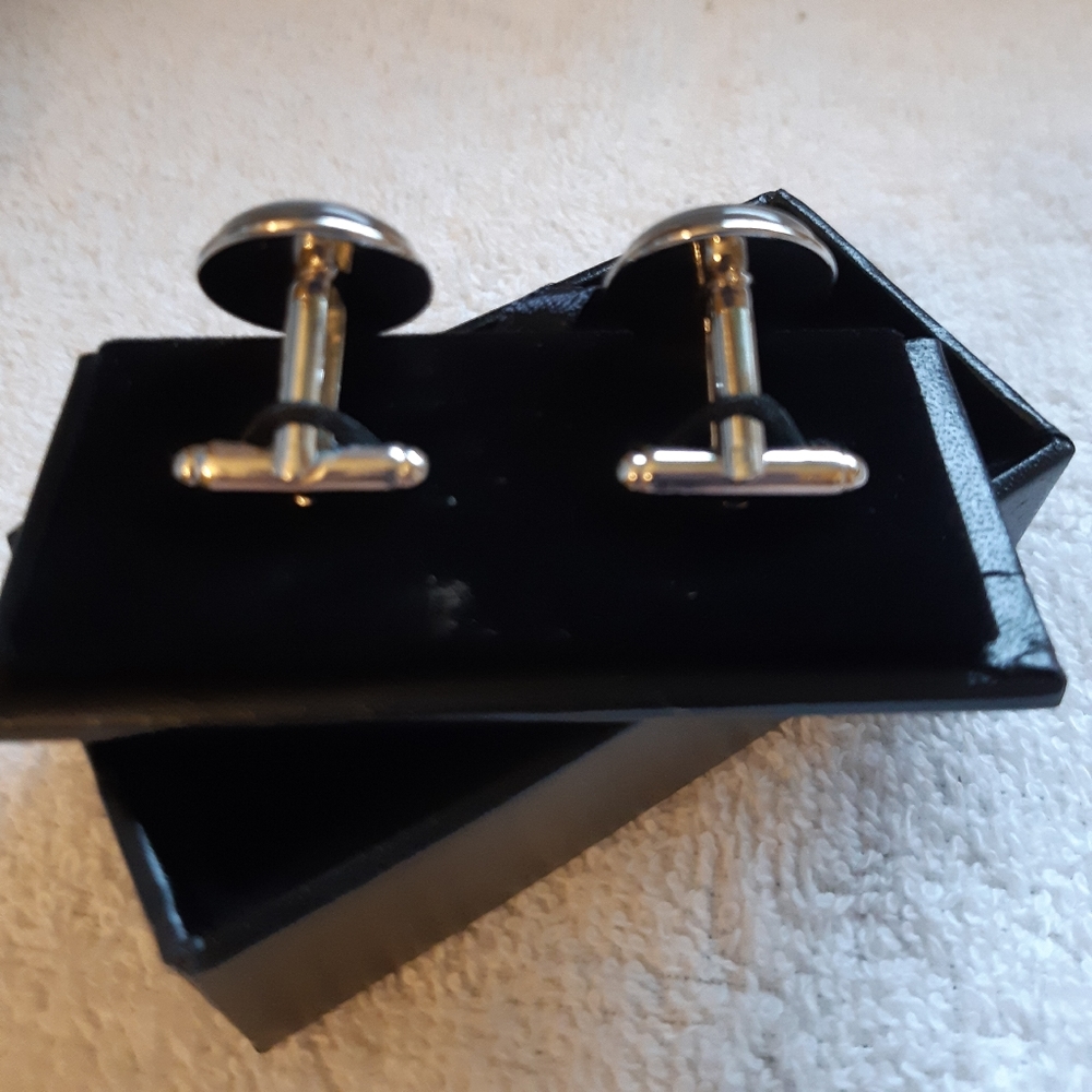 Lungs Cufflinks - Picture 3 of 3